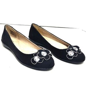 White Mountain ballet flats black shoes Size: 7.5